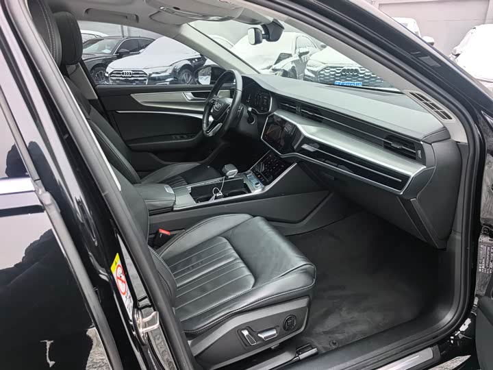 Фото 7 - Audi A6L