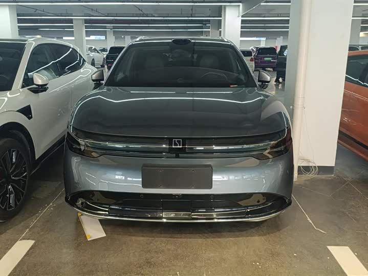 Фото 2 - Zeekr 7X