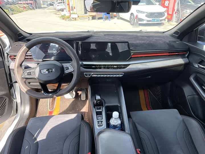 Фото 2 - Geely Binrui