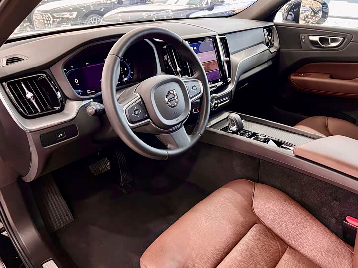 Фото 7 - Volvo XC60