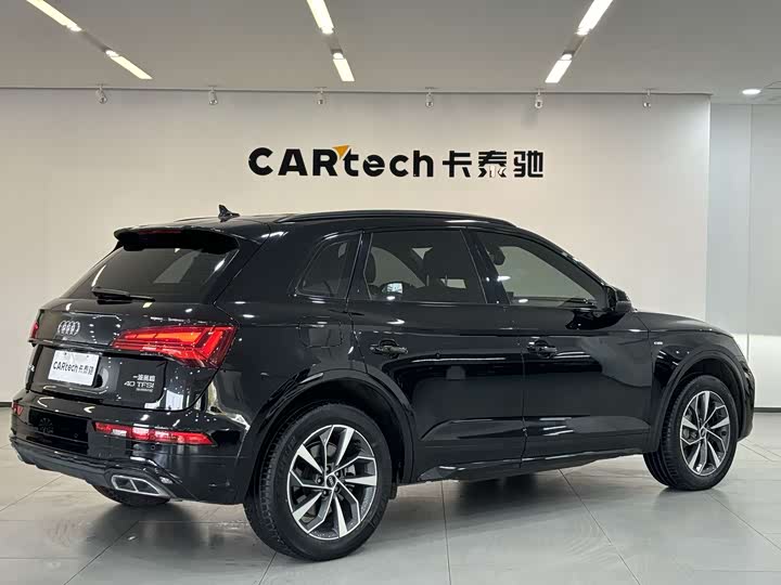 Фото 6 - Audi Q5L
