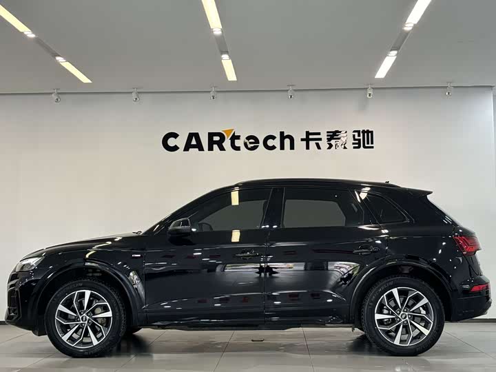 Фото 8 - Audi Q5L