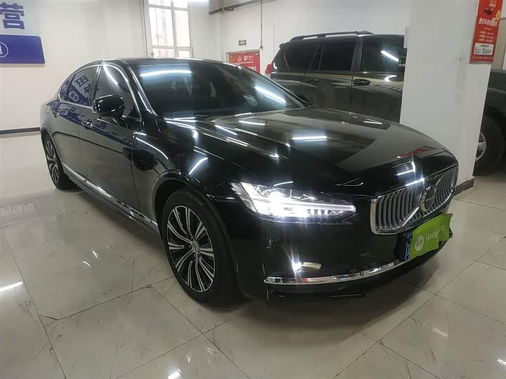 Фото 4 - Volvo S90