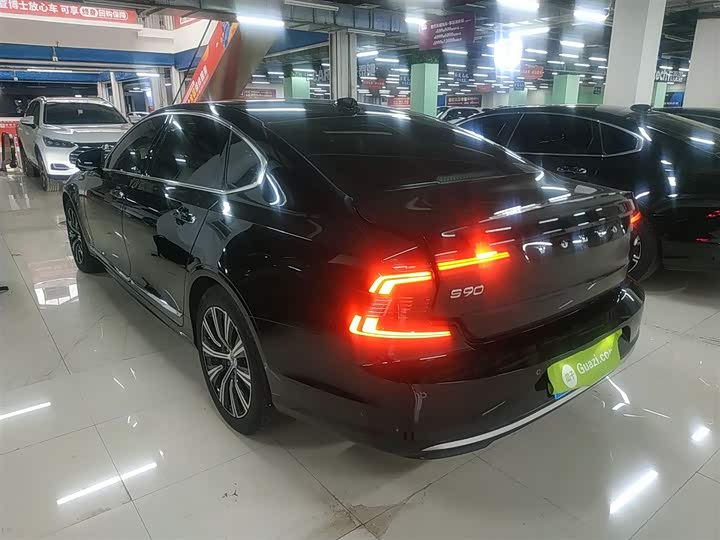 Фото 5 - Volvo S90
