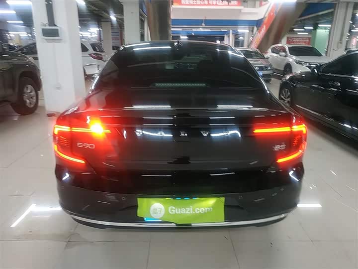 Фото 6 - Volvo S90