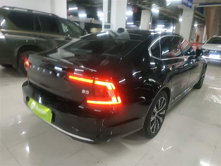 Фото 7 - Volvo S90