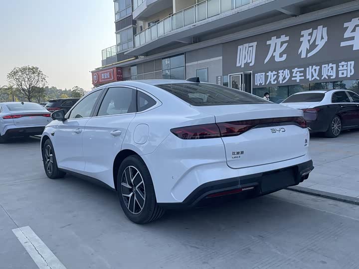 Фото 9 - BYD Qin L