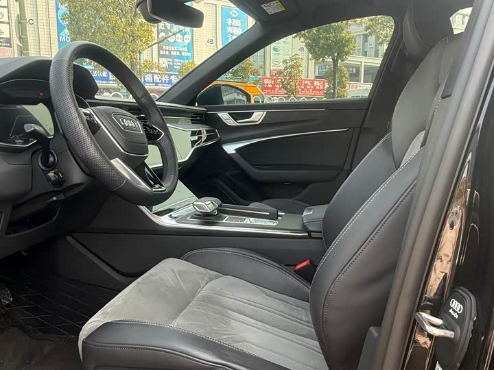 Фото 4 - Audi A6L