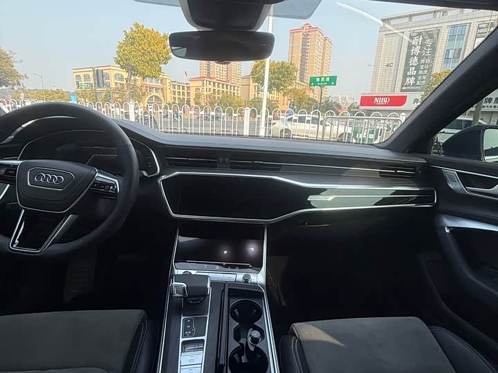 Фото 6 - Audi A6L