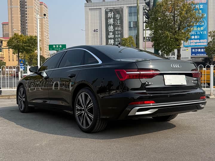 Фото 7 - Audi A6L