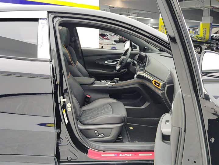 Фото 8 - Changan UNI-T