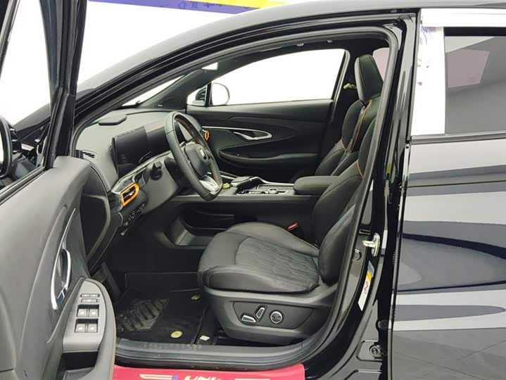 Фото 9 - Changan UNI-T