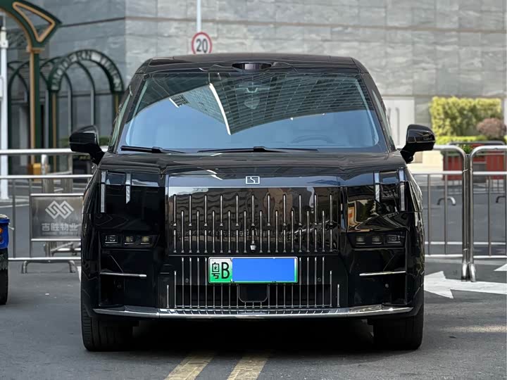 Фото 2 - Zeekr 009