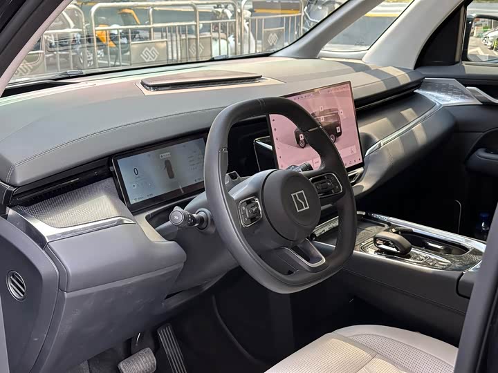 Фото 4 - Zeekr 009