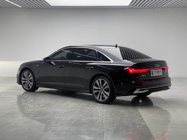 Фото 4 - Audi A6L