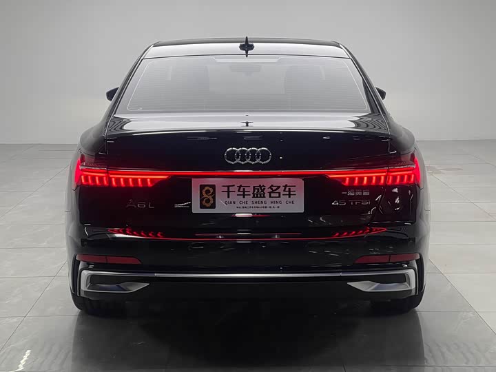 Фото 5 - Audi A6L