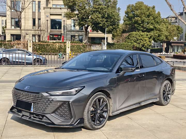 Фото 1 - Changan UNI-V