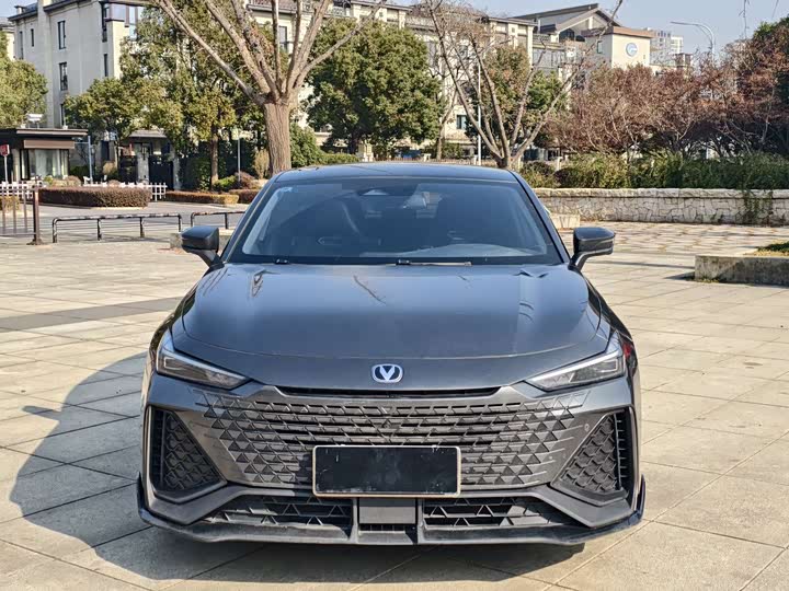 Фото 2 - Changan UNI-V