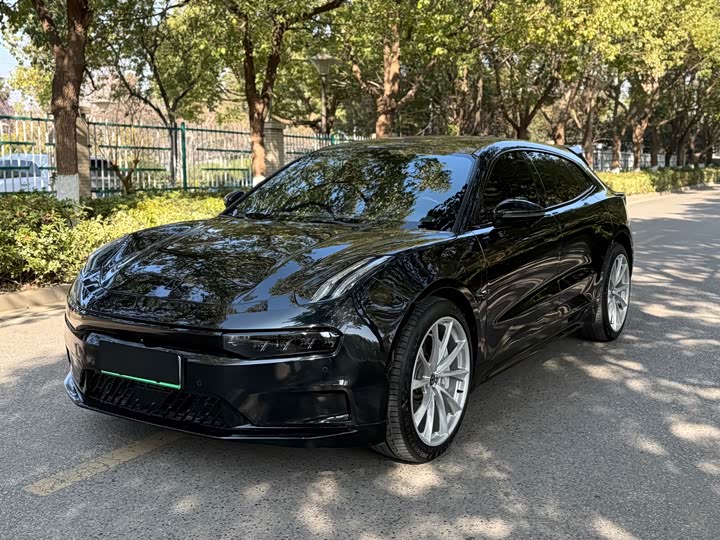 Фото 1 - Zeekr 001