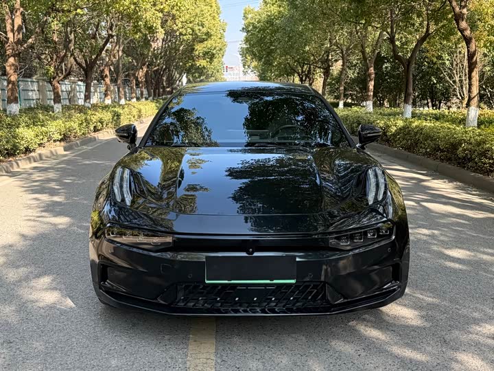 Фото 2 - Zeekr 001