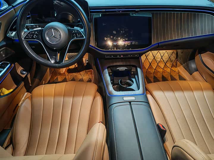 Фото 4 - Mercedes-Benz E-Class
