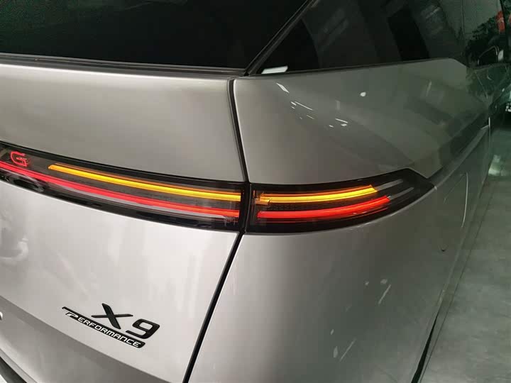 Фото 8 - XPeng X9