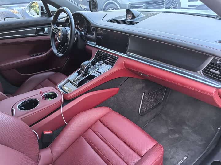 Фото 8 - Porsche Panamera