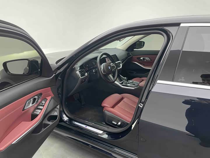 Фото 9 - BMW 3 Series