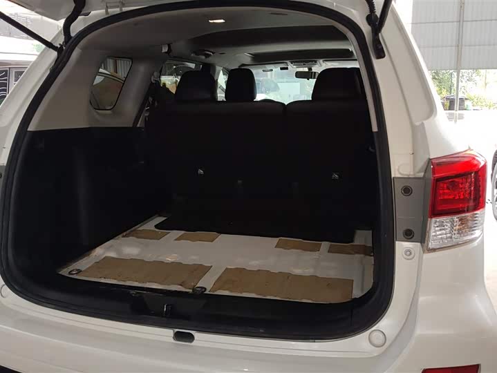 Фото 4 - Nissan Terra