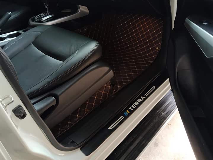 Фото 8 - Nissan Terra