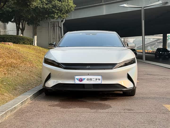 Фото 2 - BYD Han