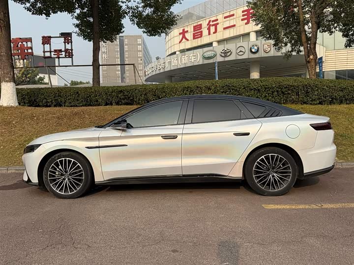 Фото 3 - BYD Han