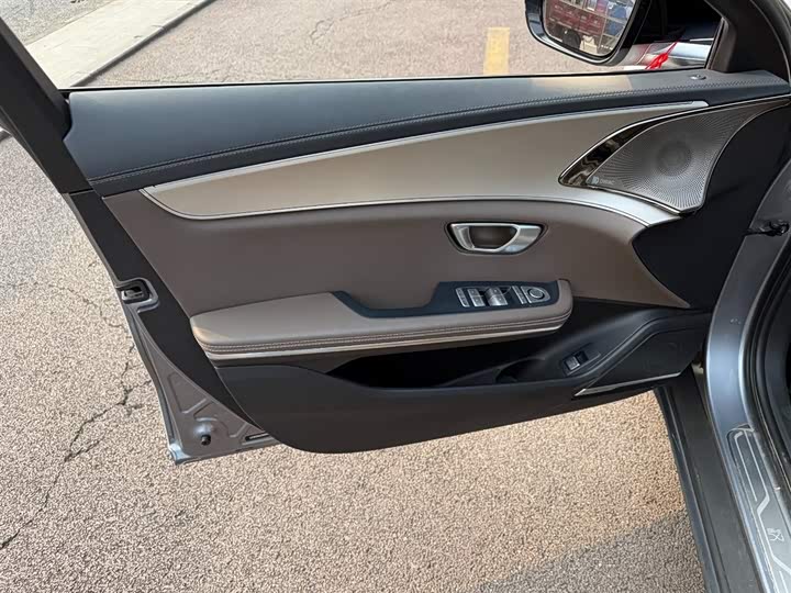 Фото 6 - BYD Han