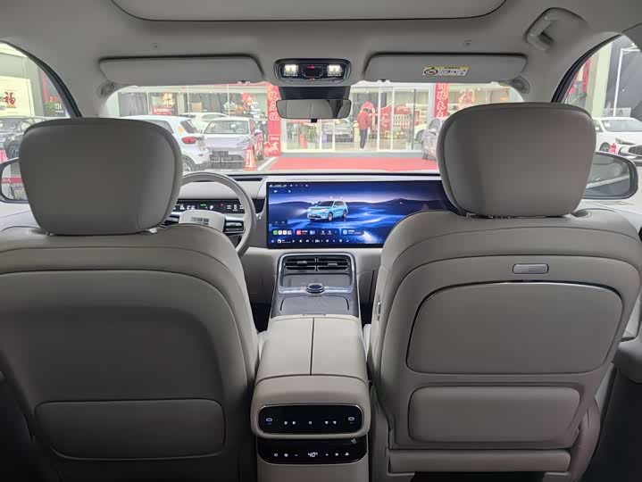 Фото 9 - Geely Galaxy M9