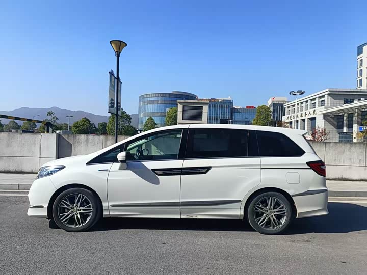 Фото 4 - Honda Elysion