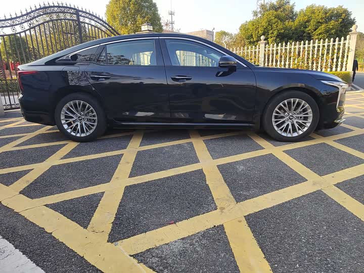 Фото 4 - Bestune B70