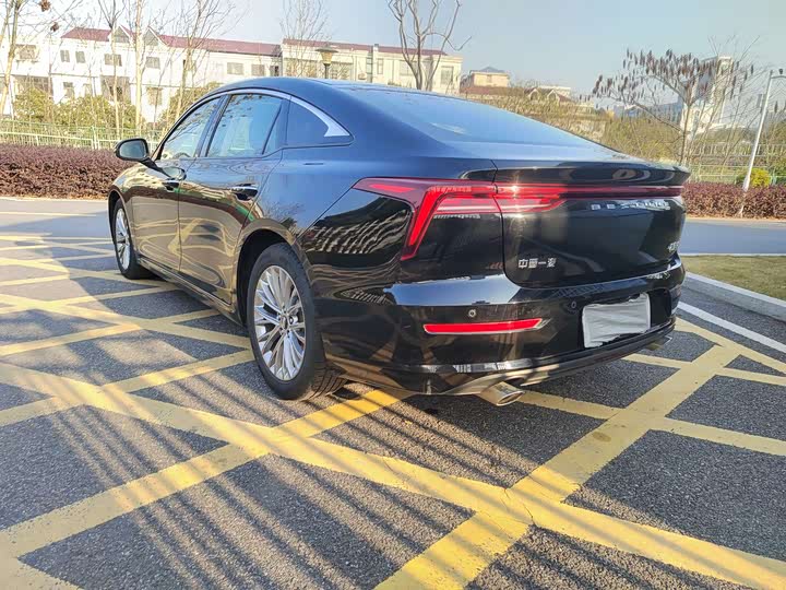 Фото 6 - Bestune B70