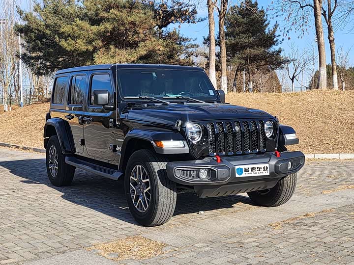 Фото 3 - Jeep Wrangler Hybrid