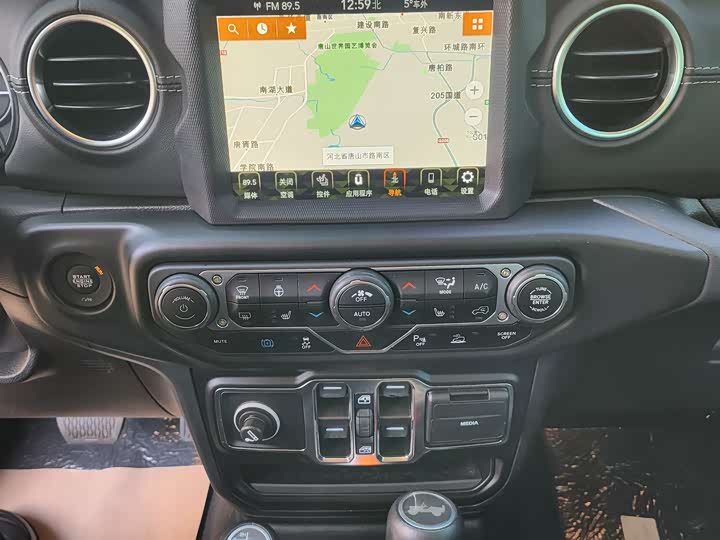 Фото 8 - Jeep Wrangler Hybrid