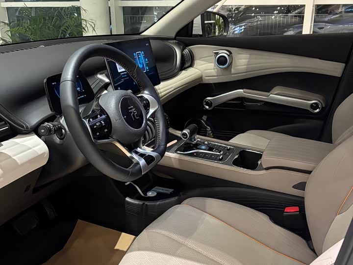 Фото 2 - BYD Yuan Plus