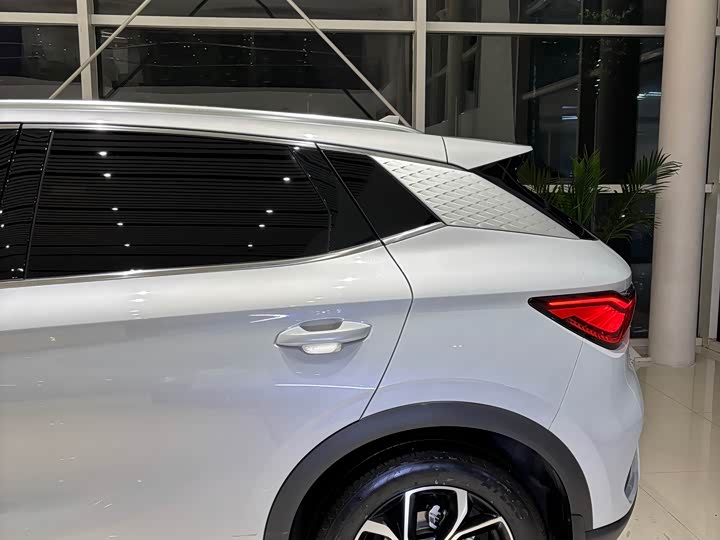 Фото 9 - BYD Yuan Plus