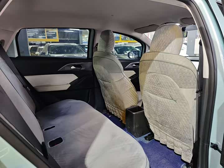 Фото 9 - Geely Geometry E Firefly