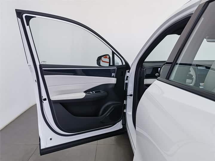 Фото 8 - Geely Galaxy L7