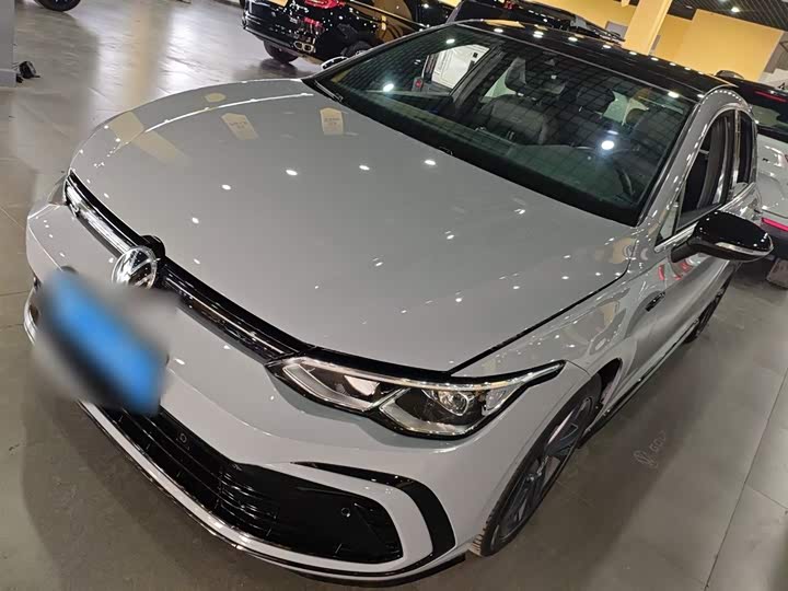 Фото 1 - Volkswagen Golf