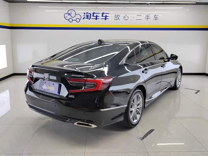 Фото 3 - Honda Accord