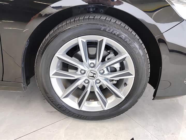 Фото 6 - Honda Accord