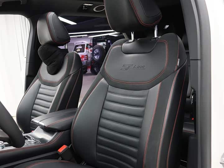 Фото 3 - Ford Explorer