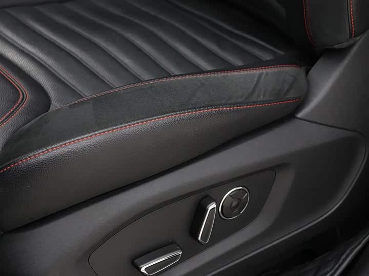 Фото 4 - Ford Explorer