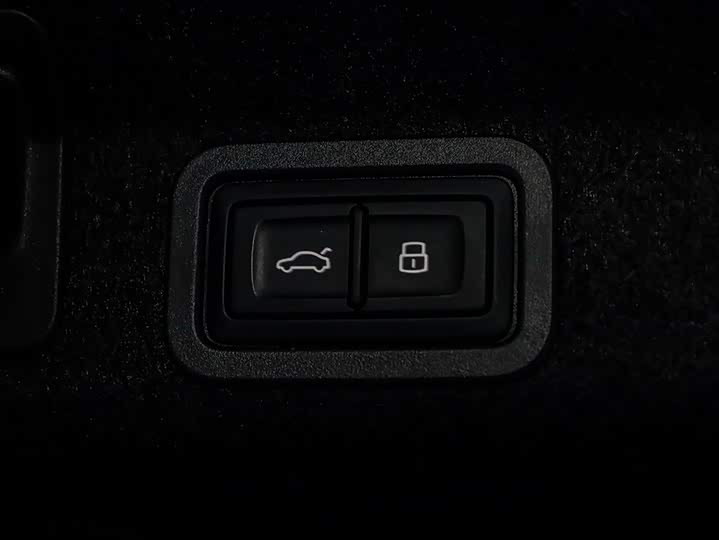 Фото 7 - Audi A6L