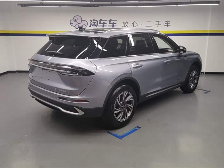 Фото 3 - Lincoln Corsair